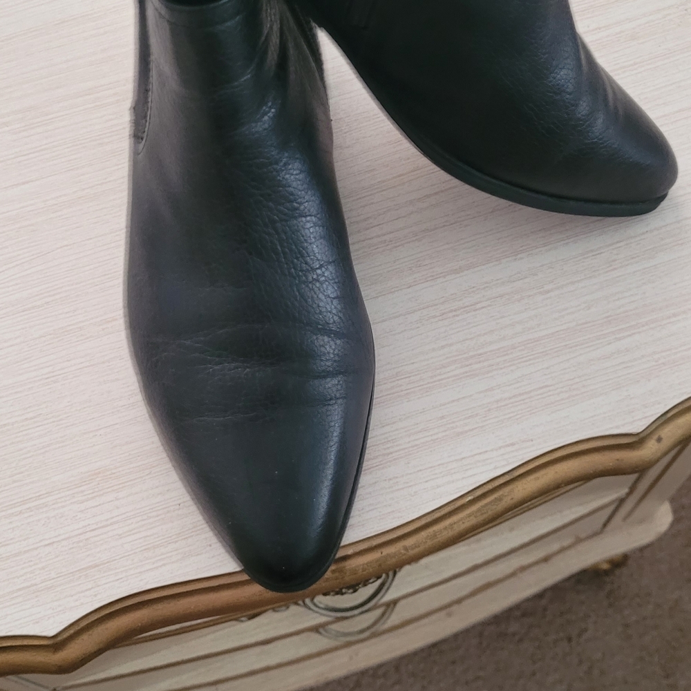 Naturalizer "Zarie"  Leather bootie size 12M.